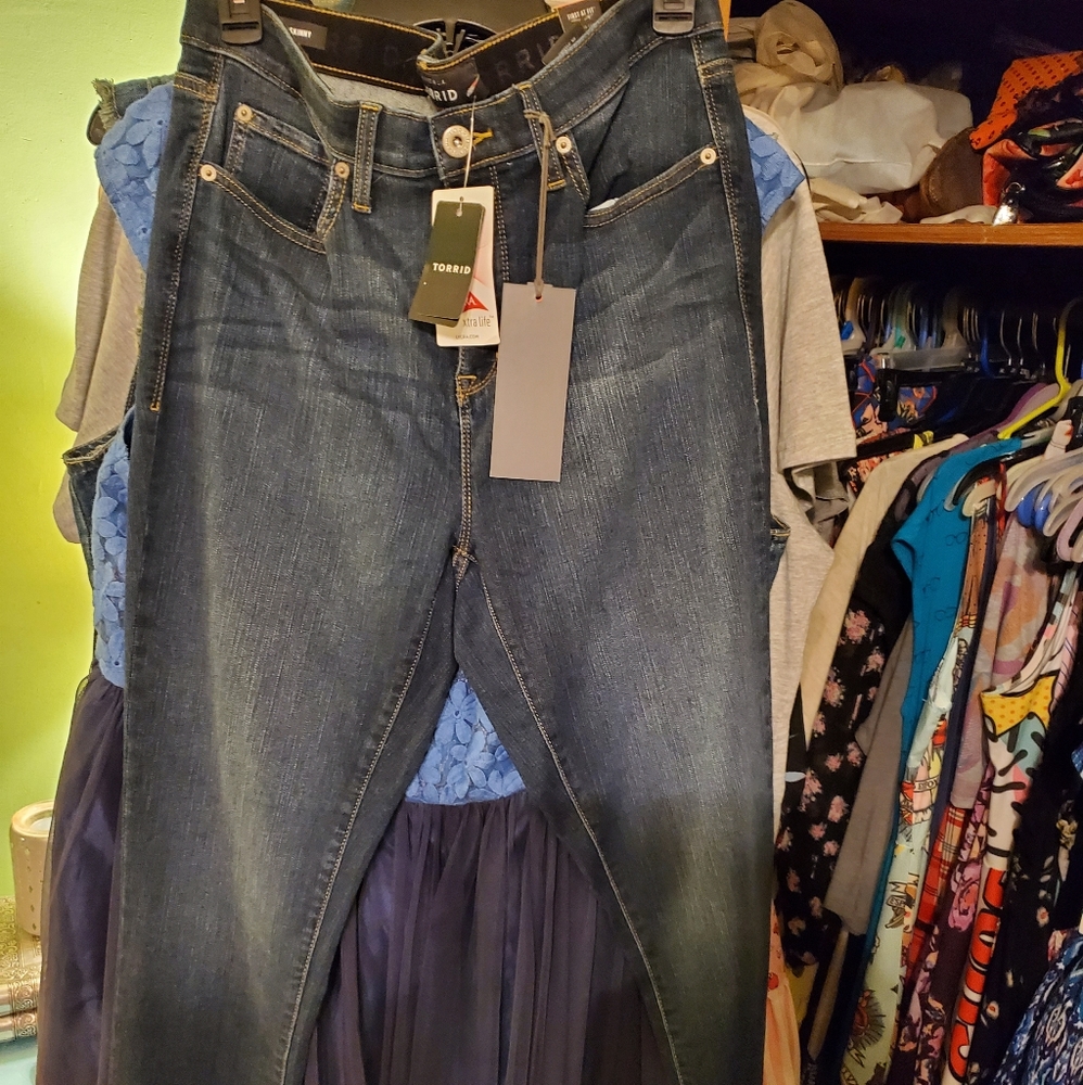 Torrid Sky High Skinny Jeans 14 Tall